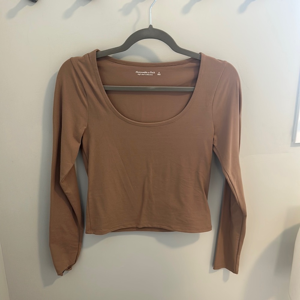 Abercrombie and fitch tan long sleeve crop